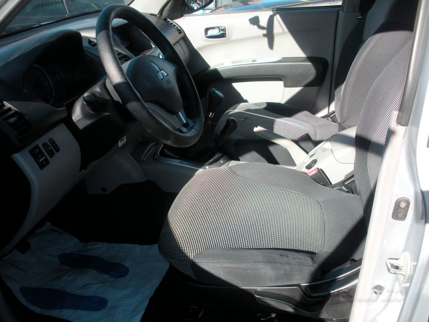 Pick-up Mitsubishi L200 Intense 2.5 DI-D 136CV Manuale Usato Frosinone – 142.000 km – 2011