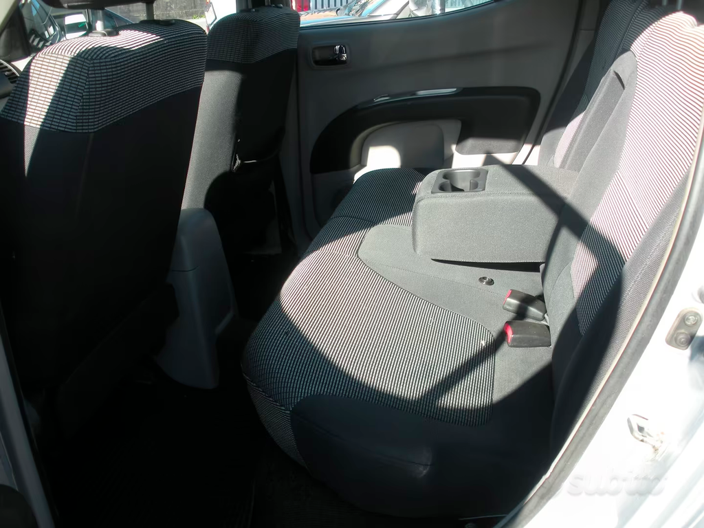 Pick-up Mitsubishi L200 Intense 2.5 DI-D 136CV Manuale Usato Frosinone – 142.000 km – 2011