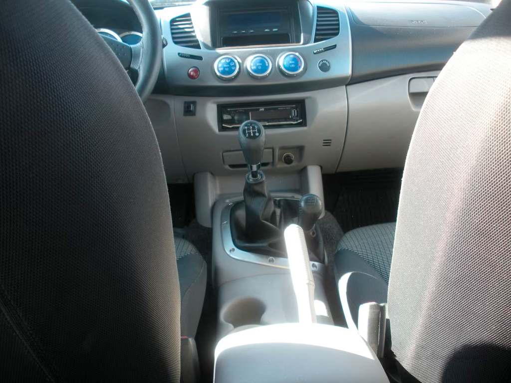 Pick-up Mitsubishi L200 Intense 2.5 DI-D 136CV Manuale Usato Frosinone – 142.000 km – 2011