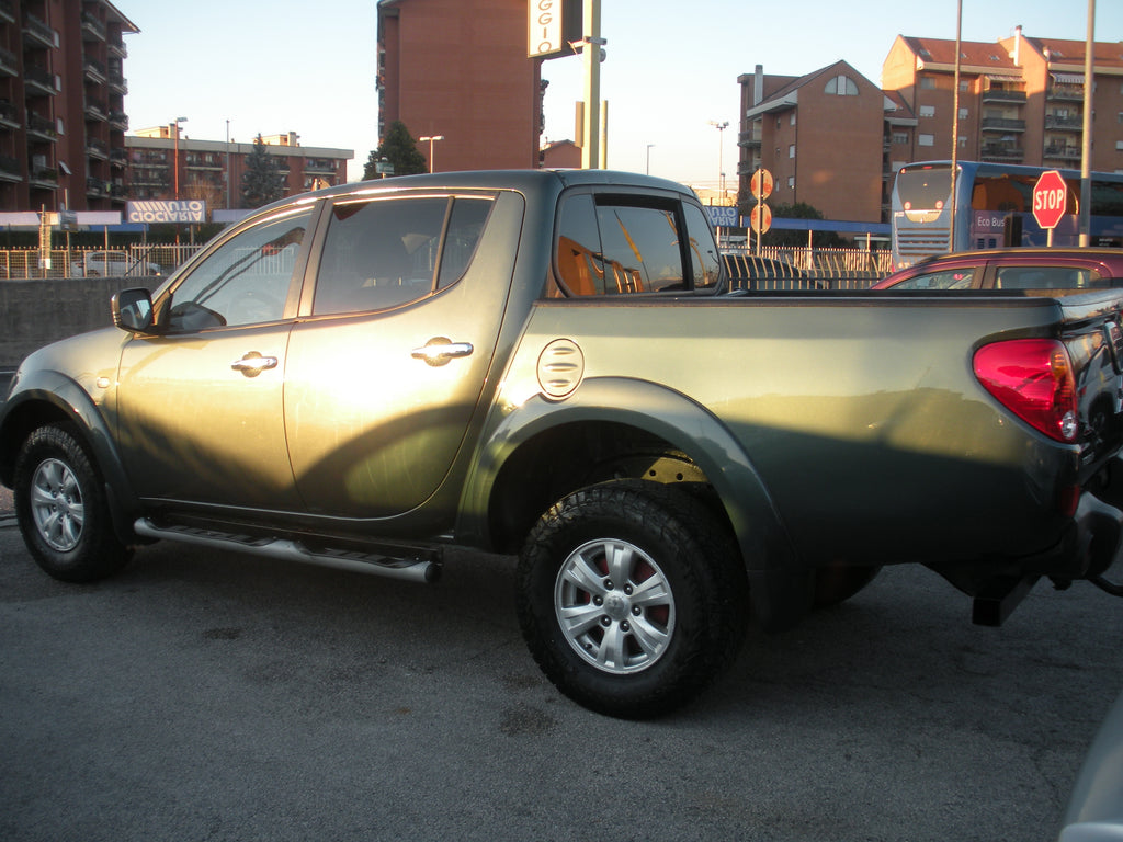 Pick-up Mitsubishi L200 Intense 2.5 DI-D 136CV Usato Frosinone – 125.000 km – 2013