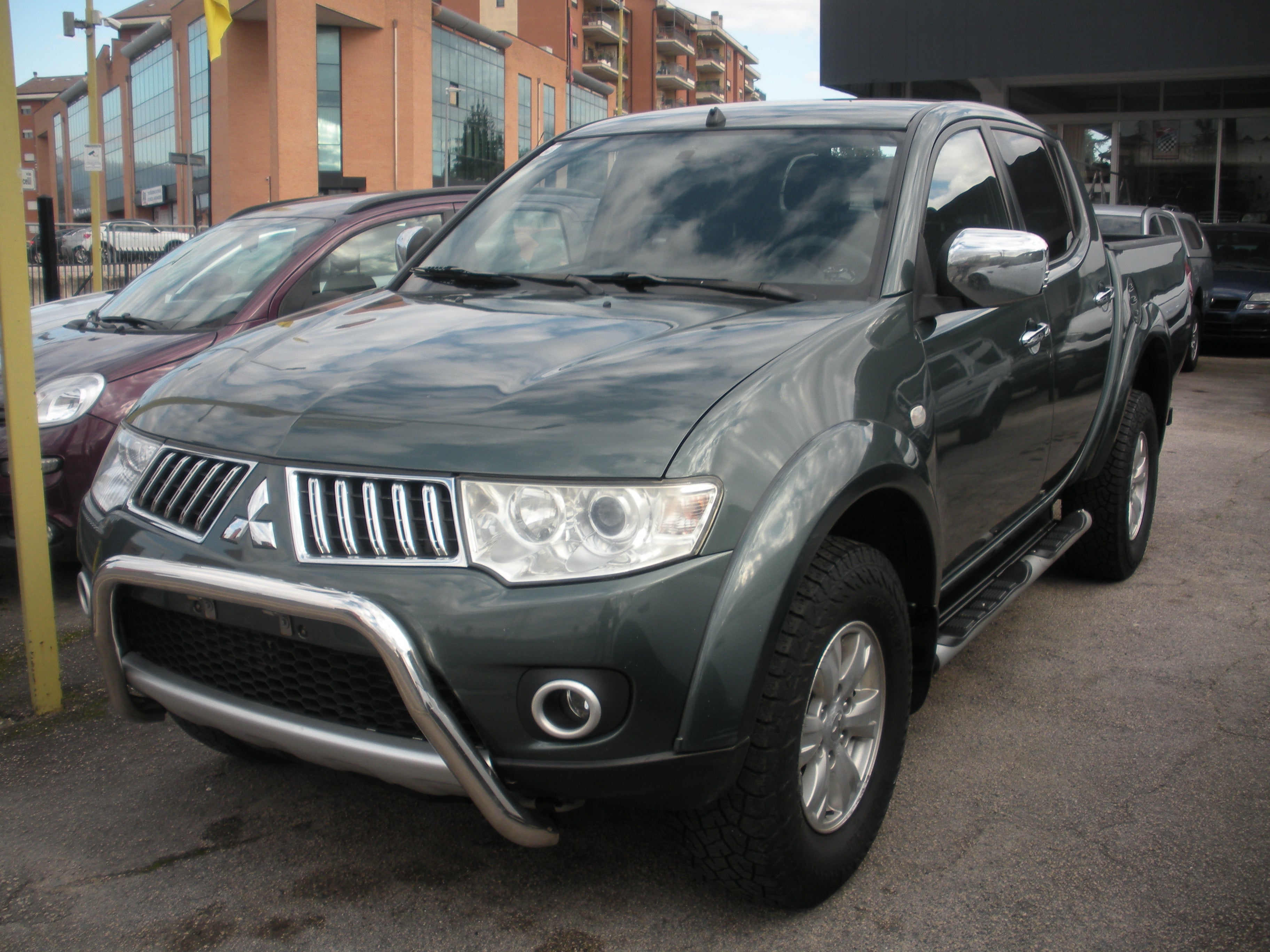 Pick-up Mitsubishi L200 Intense 2.5 DI-D 136CV Usato Frosinone – 125.000 km – 2013